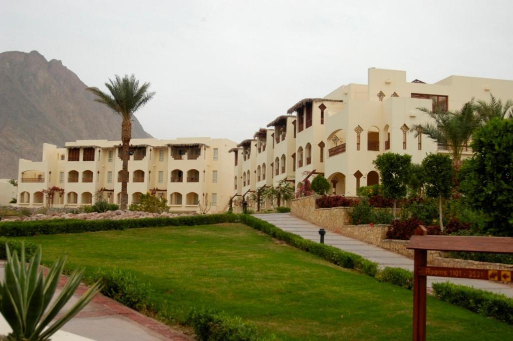 Aquis Taba Paradise Resort Exterior photo